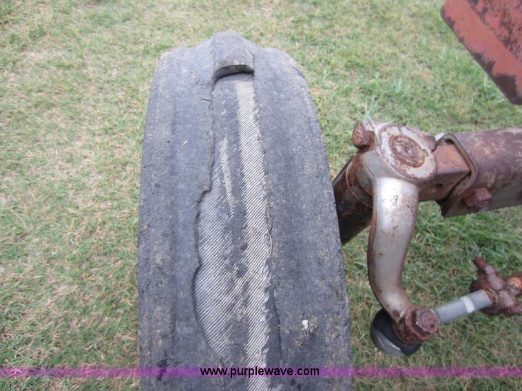 image for item F6534 Massey-Ferguson 165 tractor