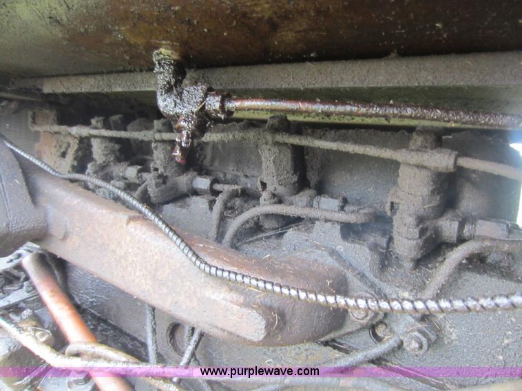 image for item F6534 Massey-Ferguson 165 tractor