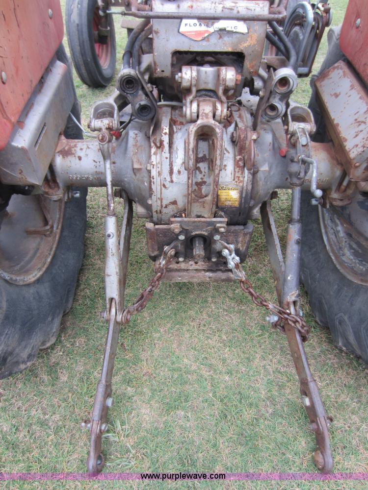 image for item F6534 Massey-Ferguson 165 tractor