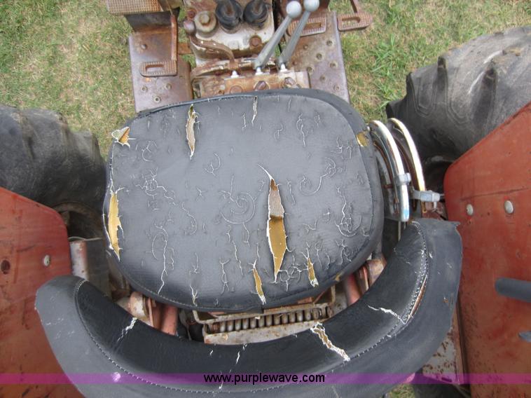 image for item F6534 Massey-Ferguson 165 tractor