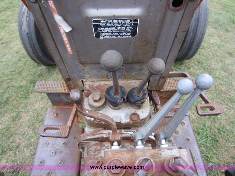 image for item F6534 Massey-Ferguson 165 tractor