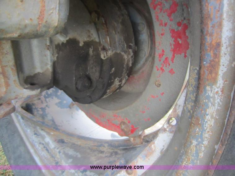 image for item F6534 Massey-Ferguson 165 tractor