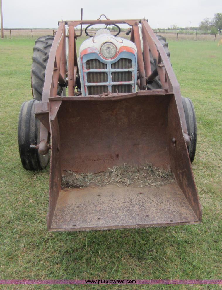 image for item F6535 Ford 841 tractor