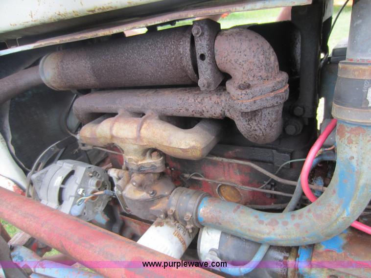 image for item F6535 Ford 841 tractor