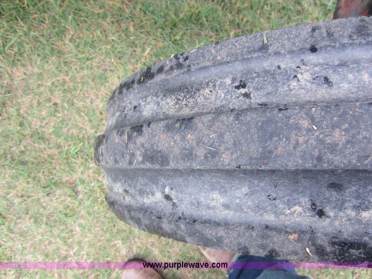 image for item F6535 Ford 841 tractor