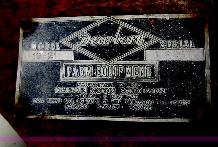 image for item F6535 Ford 841 tractor