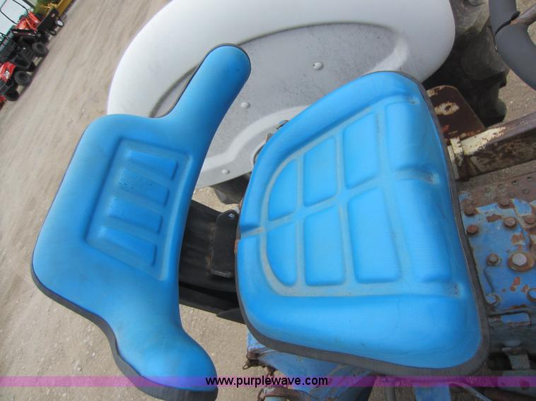 image for item F6536 Ford 2000 tractor