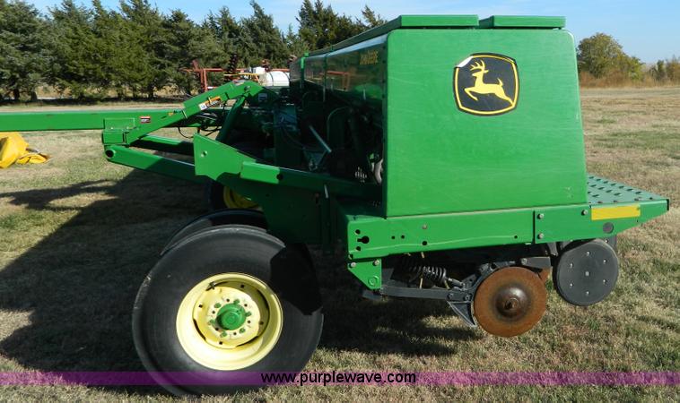 image for item G7509 John Deere 455 grain drill
