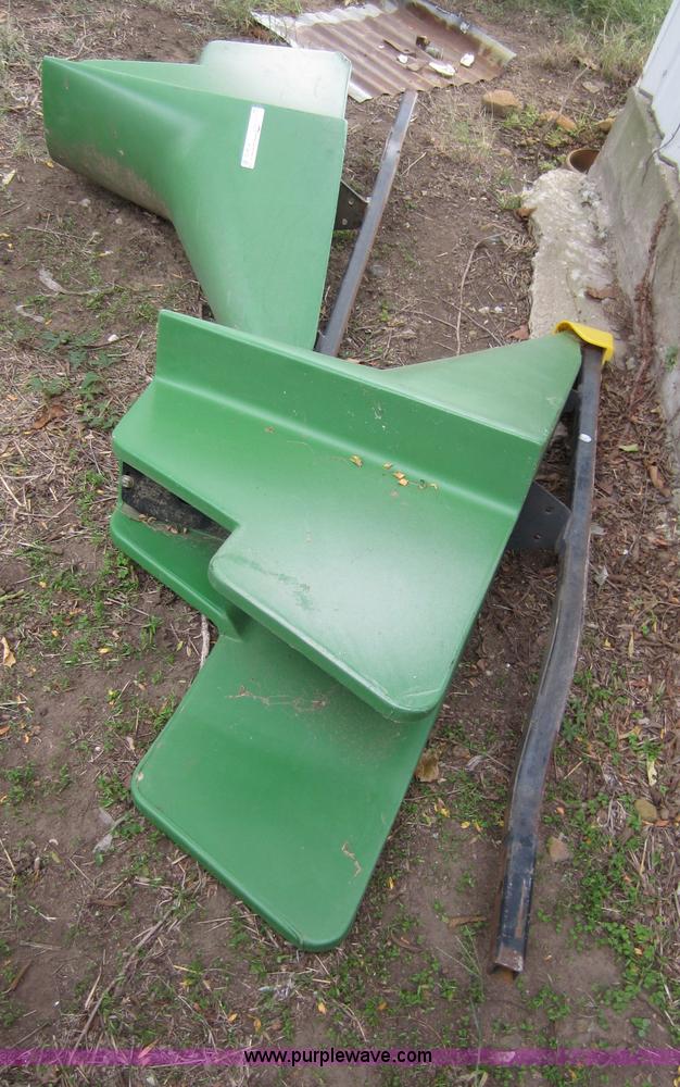 image for item H9835 John Deere series 25 header snouts