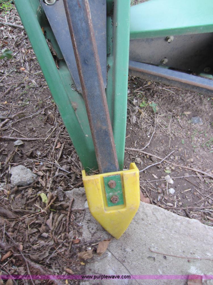 image for item H9835 John Deere series 25 header snouts