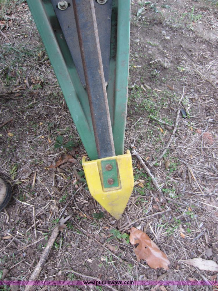 image for item H9835 John Deere series 25 header snouts