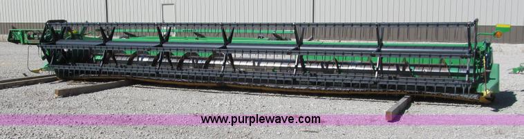 image for item I9796 2001 John Deere 930F 30' flex header