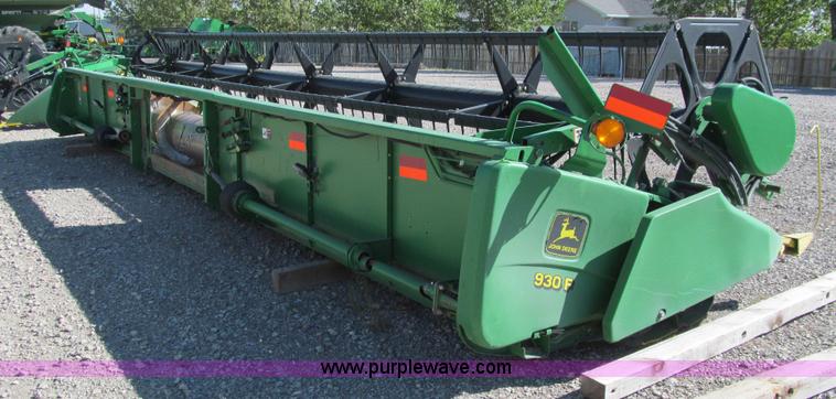 image for item I9796 2001 John Deere 930F 30' flex header