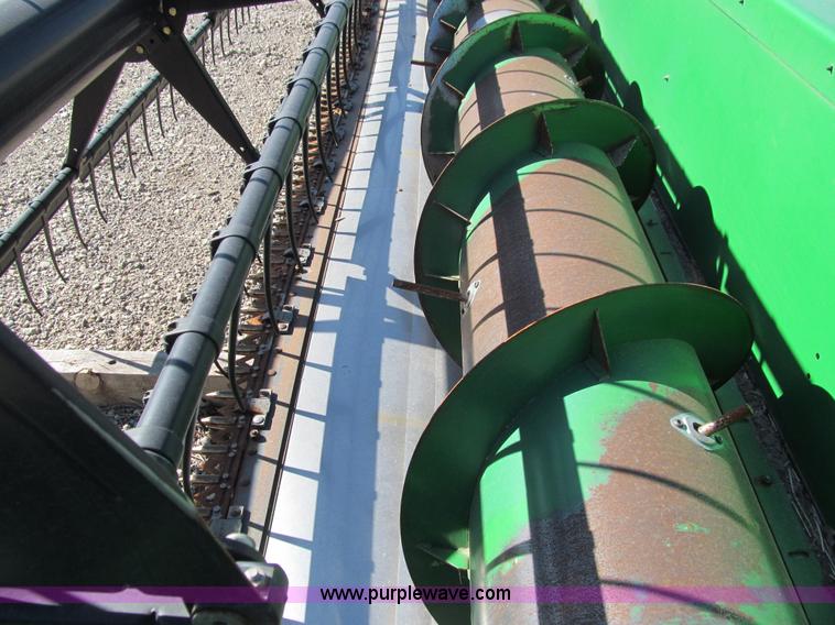 image for item I9796 2001 John Deere 930F 30' flex header