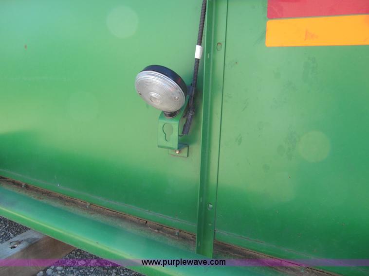 image for item I9796 2001 John Deere 930F 30' flex header