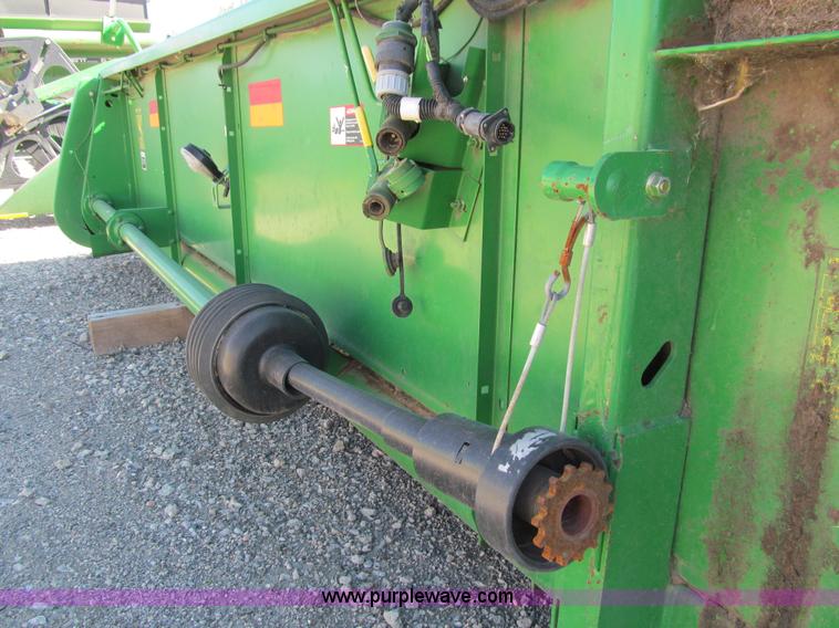 image for item I9796 2001 John Deere 930F 30' flex header
