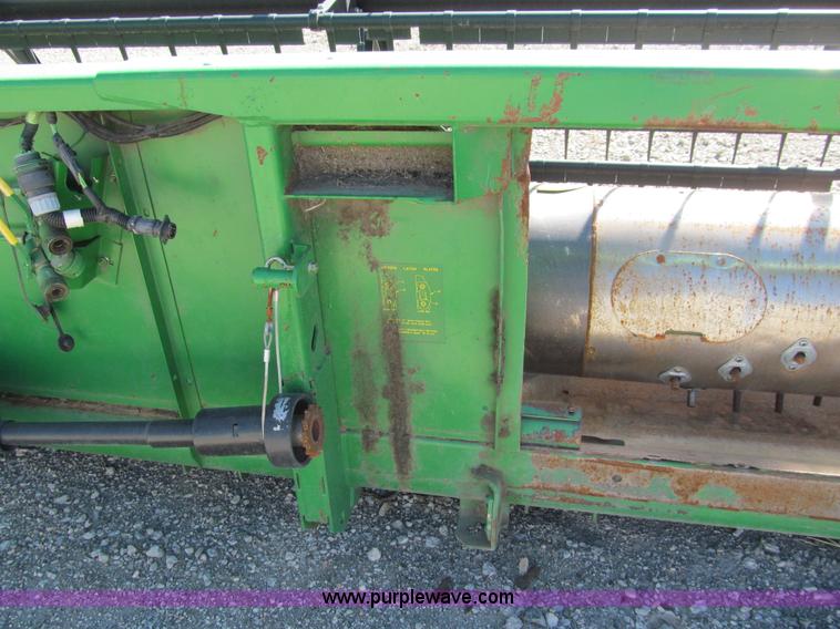 image for item I9796 2001 John Deere 930F 30' flex header