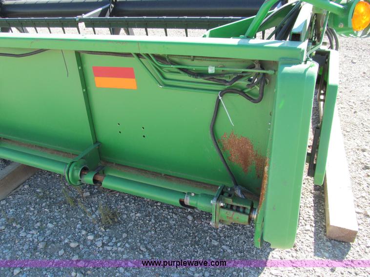 image for item I9796 2001 John Deere 930F 30' flex header