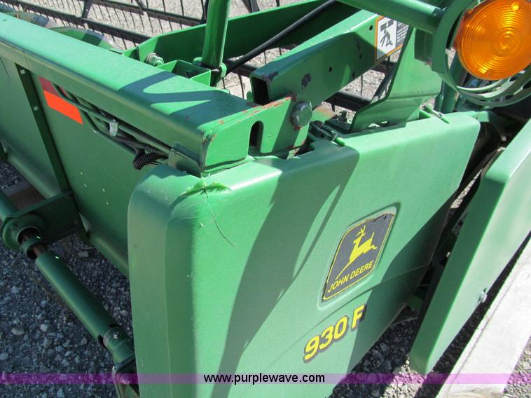image for item I9796 2001 John Deere 930F 30' flex header