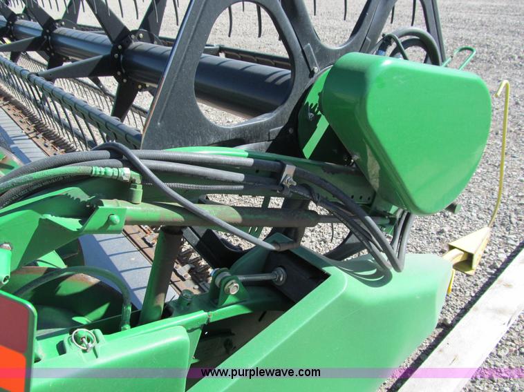 image for item I9796 2001 John Deere 930F 30' flex header