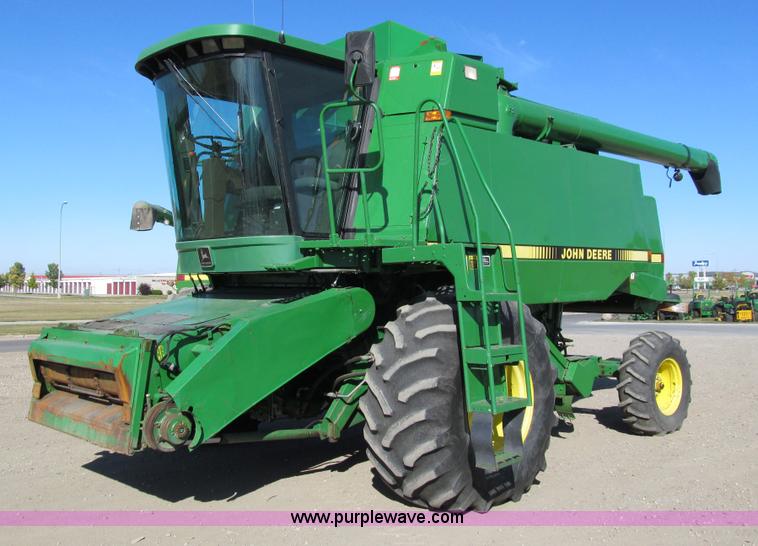 image for item I9797 1990 John Deere 9600 combine