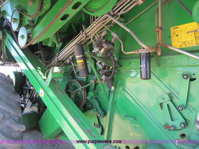 image for item I9797 1990 John Deere 9600 combine