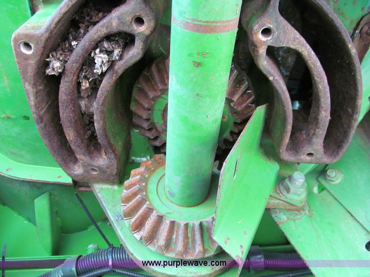 image for item I9797 1990 John Deere 9600 combine