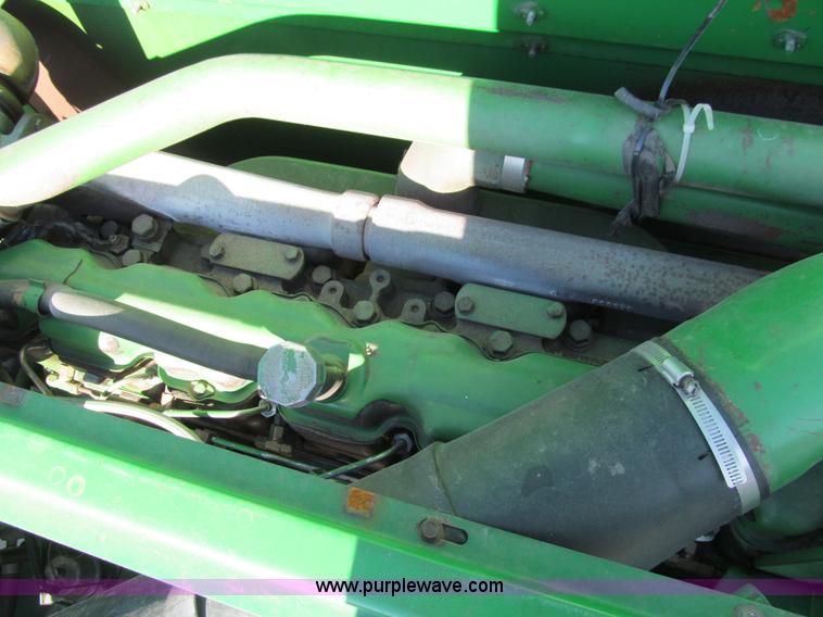 image for item I9797 1990 John Deere 9600 combine