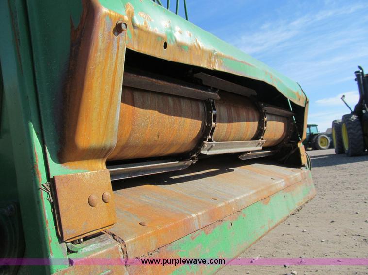 image for item I9797 1990 John Deere 9600 combine