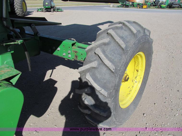 image for item I9797 1990 John Deere 9600 combine