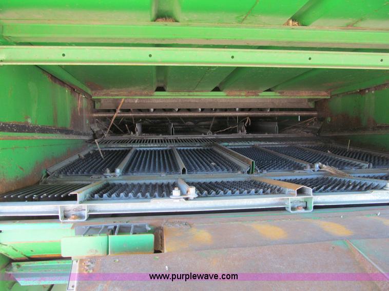 image for item I9797 1990 John Deere 9600 combine