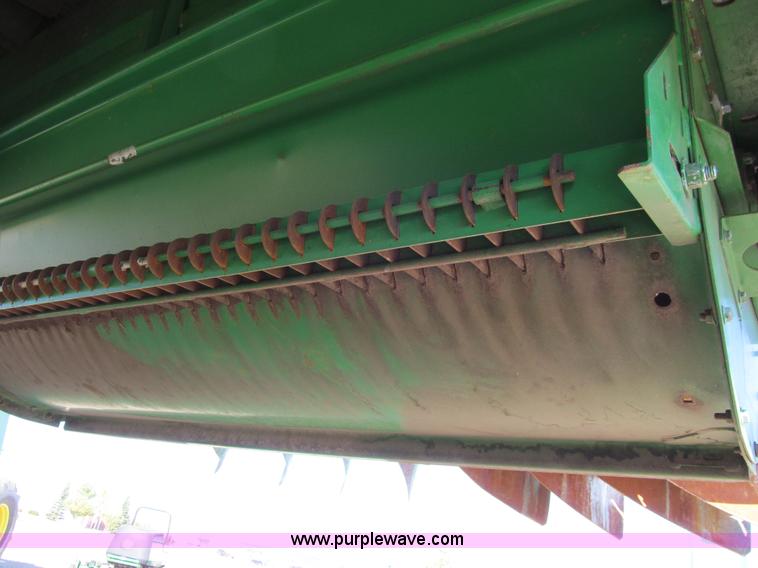 image for item I9797 1990 John Deere 9600 combine