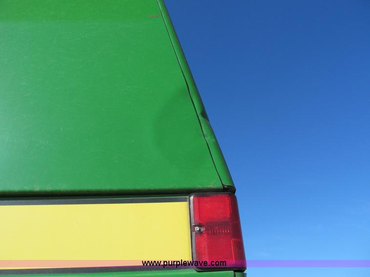 image for item I9797 1990 John Deere 9600 combine