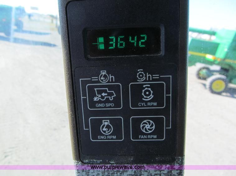 image for item I9797 1990 John Deere 9600 combine