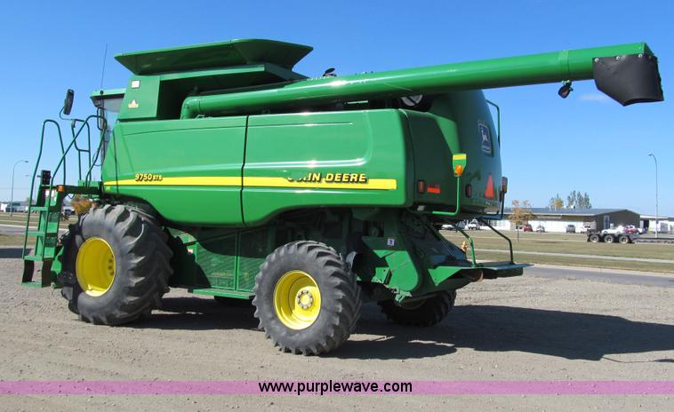 image for item I9798 2001 John Deere 9750 STS combine