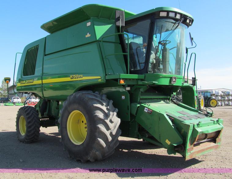 image for item I9798 2001 John Deere 9750 STS combine