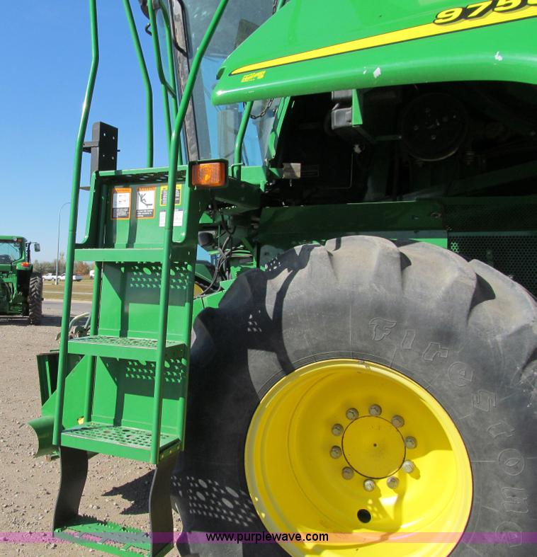 image for item I9798 2001 John Deere 9750 STS combine