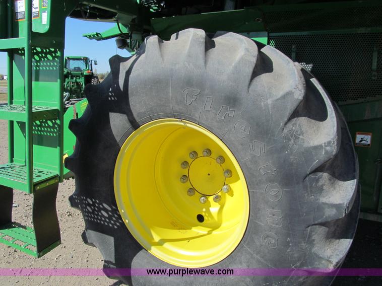 image for item I9798 2001 John Deere 9750 STS combine