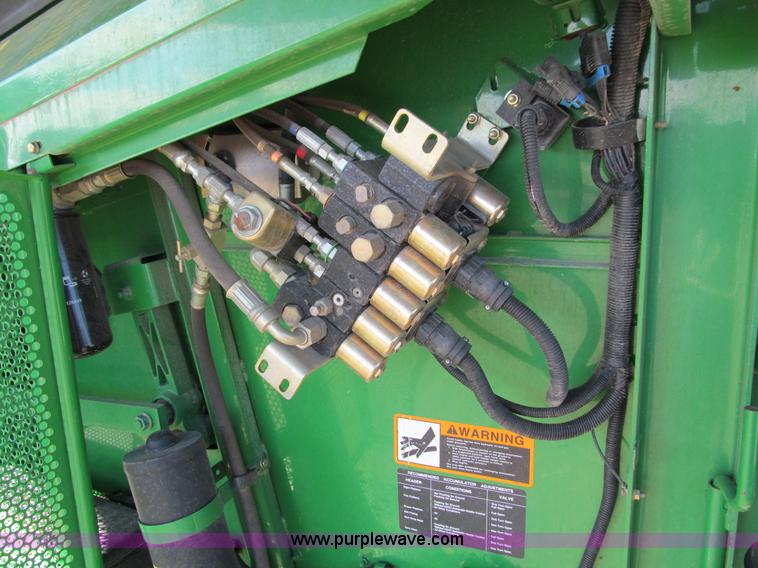 image for item I9798 2001 John Deere 9750 STS combine