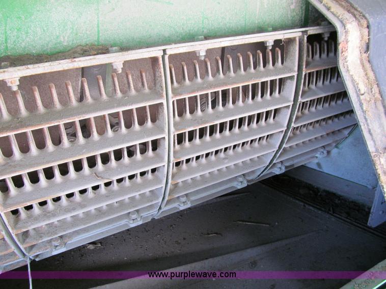 image for item I9798 2001 John Deere 9750 STS combine