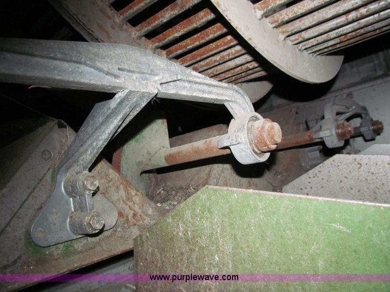 image for item I9798 2001 John Deere 9750 STS combine