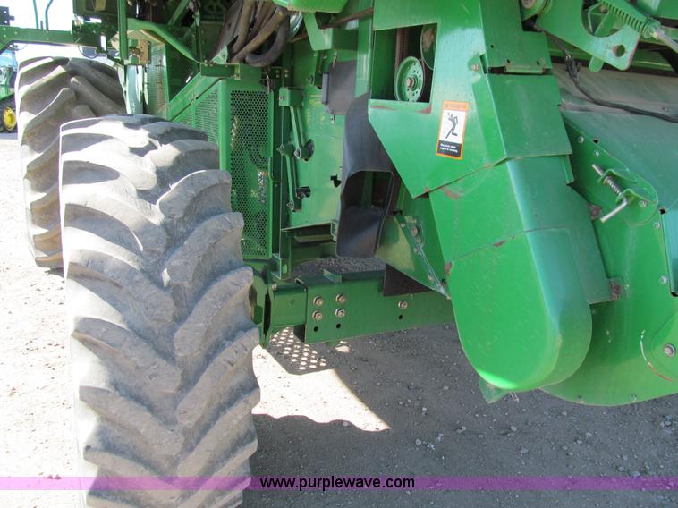 image for item I9798 2001 John Deere 9750 STS combine