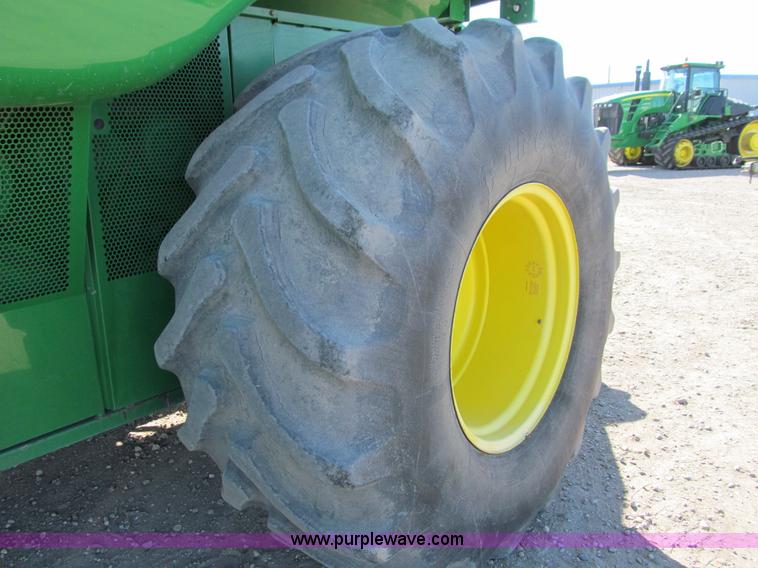 image for item I9798 2001 John Deere 9750 STS combine