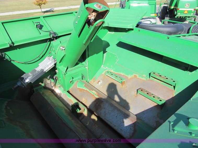 image for item I9798 2001 John Deere 9750 STS combine