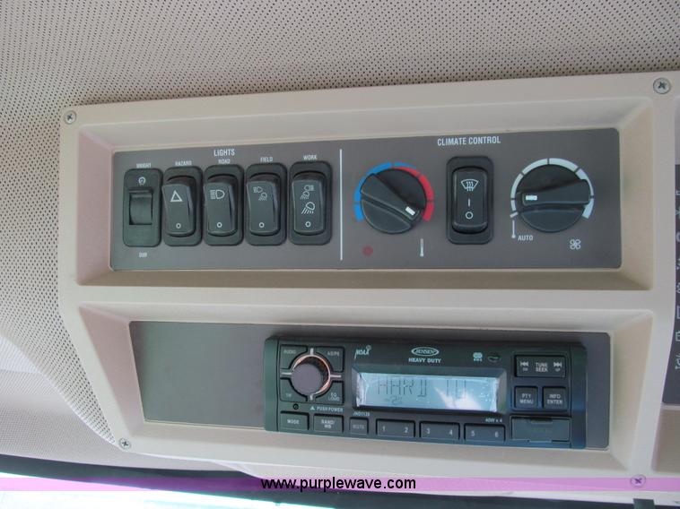 image for item I9798 2001 John Deere 9750 STS combine