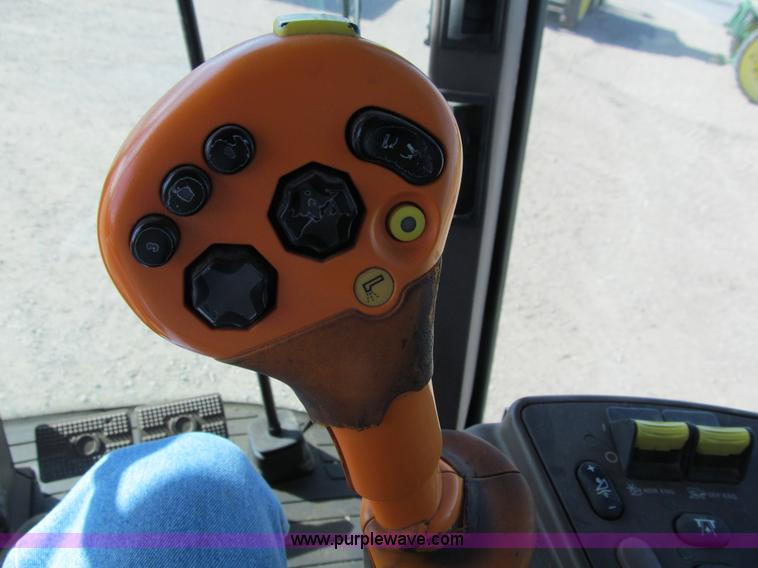 image for item I9798 2001 John Deere 9750 STS combine