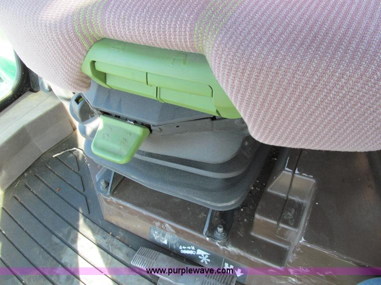 image for item I9798 2001 John Deere 9750 STS combine