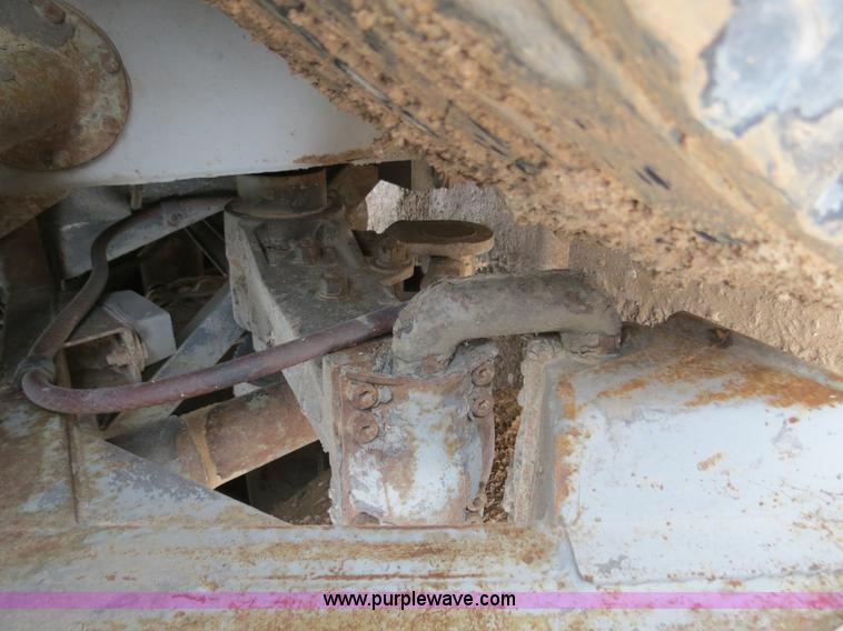 image for item B2487 1974 Eagle 40' bus