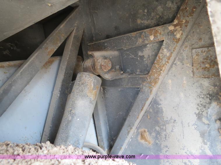 image for item B2487 1974 Eagle 40' bus