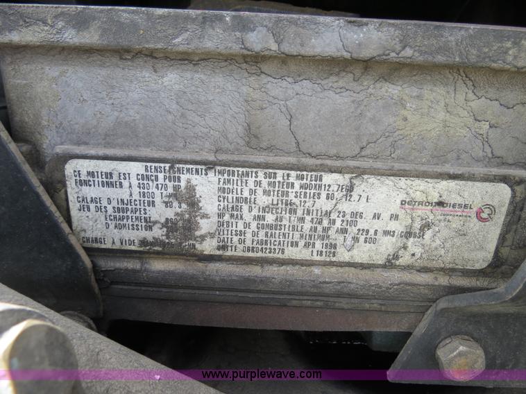 image for item B4501 1999 Peterbilt 377 semi truck